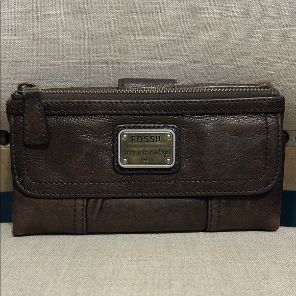 Fossil Dark Brown Leather Wallet - Picture 1 of 13
